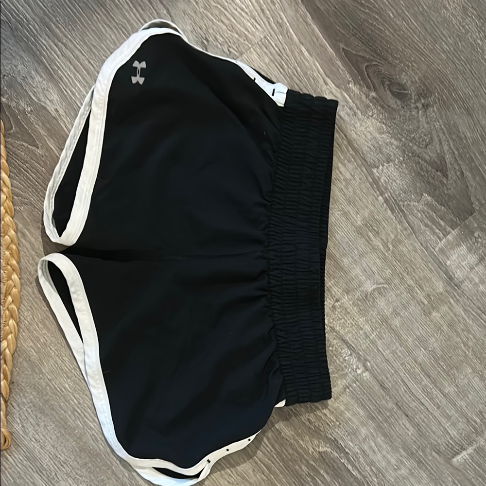 6️⃣for💲3️⃣0️⃣‼️ (LINED) Under Armour B&W Athletic Shorts Moisture-Wicking